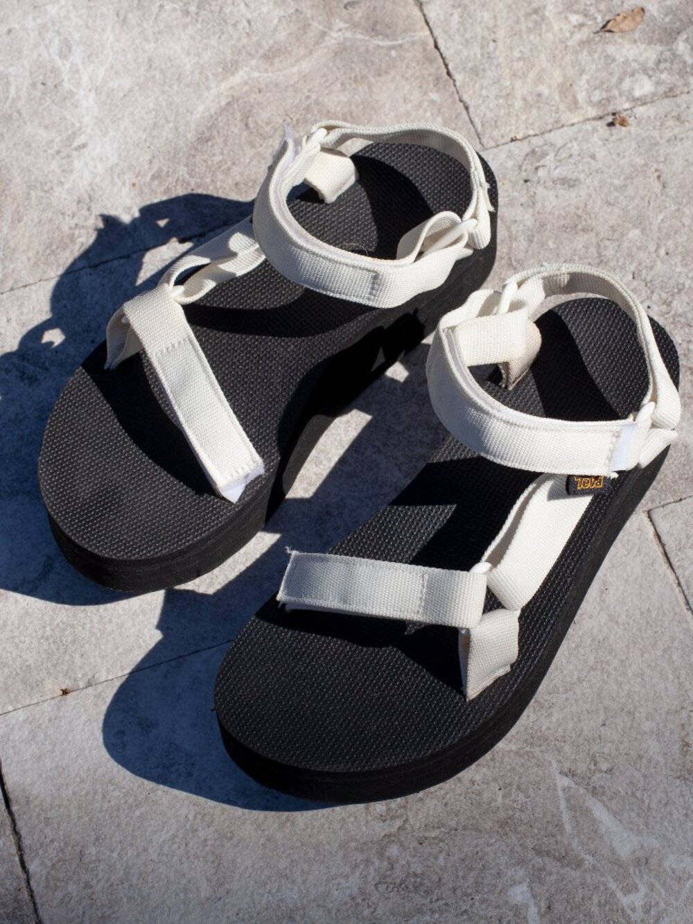 Teva Flatform Universal Platform Sandal– White Strap Size 9